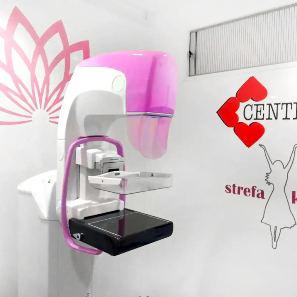 Mammograf w cytomammobusie z grafiką Centrum Strefa Kobiet